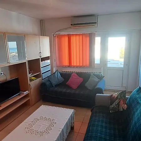 3 Etaj 6 Strada Rozelor * Mangalia