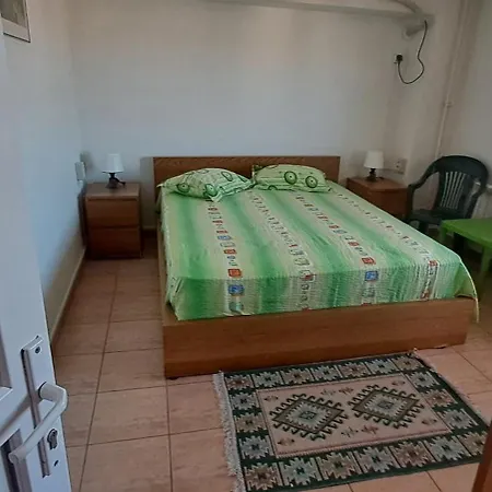 3 Etaj 6 Strada Rozelor